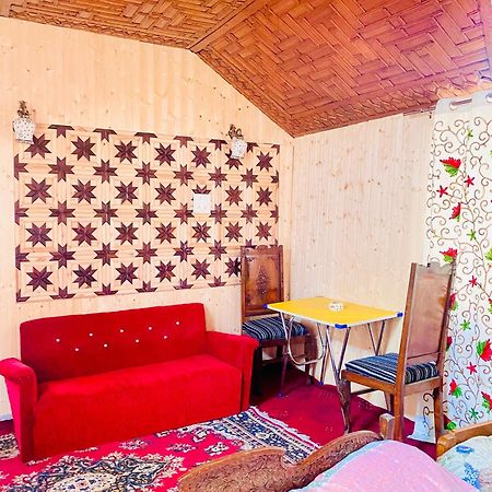 House Boat New Pala Palace Srīnagar Extérieur photo