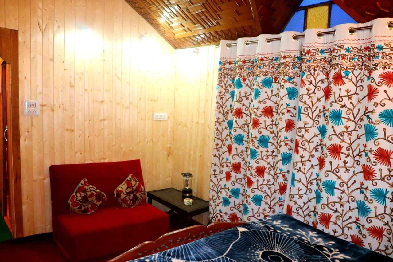 House Boat New Pala Palace Srīnagar Extérieur photo