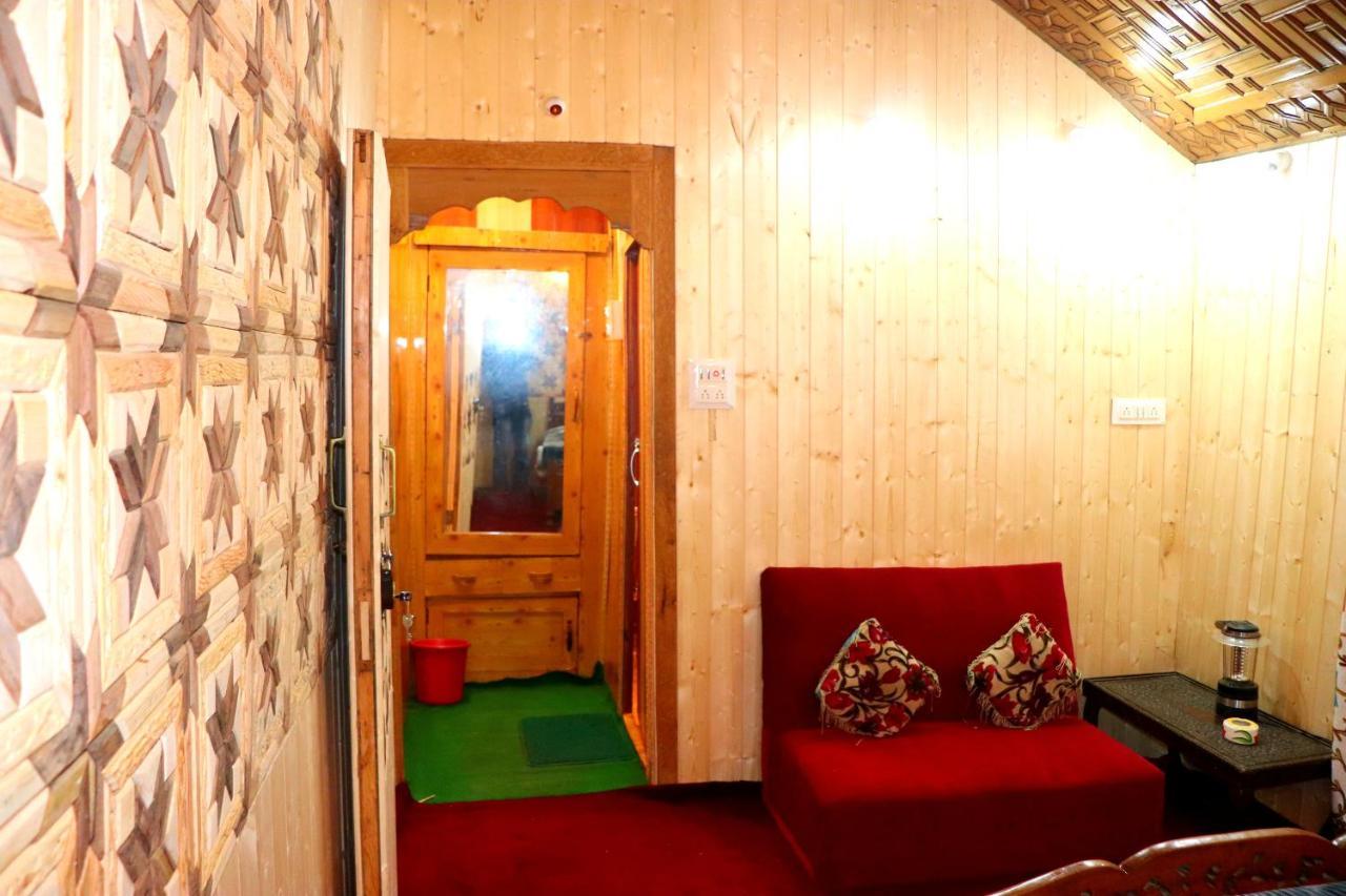 House Boat New Pala Palace Srīnagar Extérieur photo