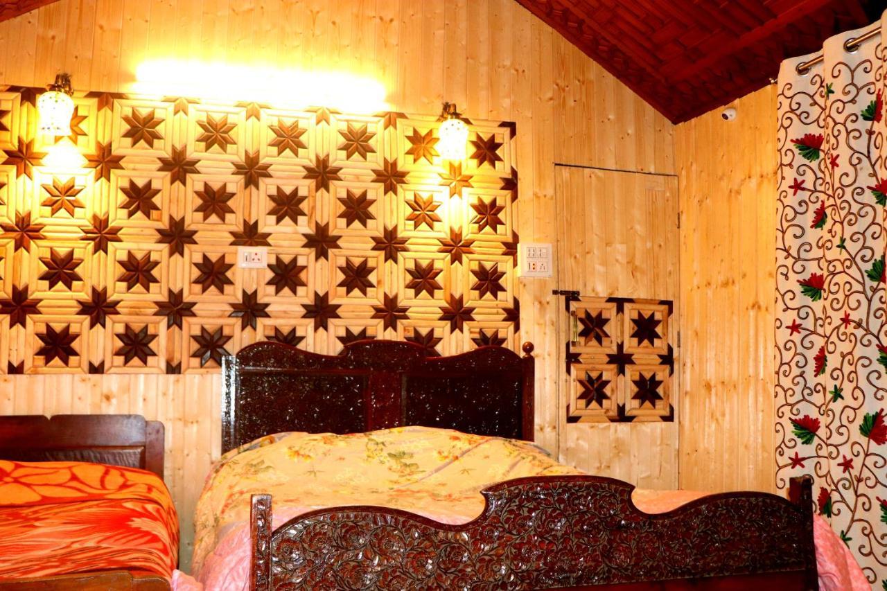 House Boat New Pala Palace Srīnagar Extérieur photo